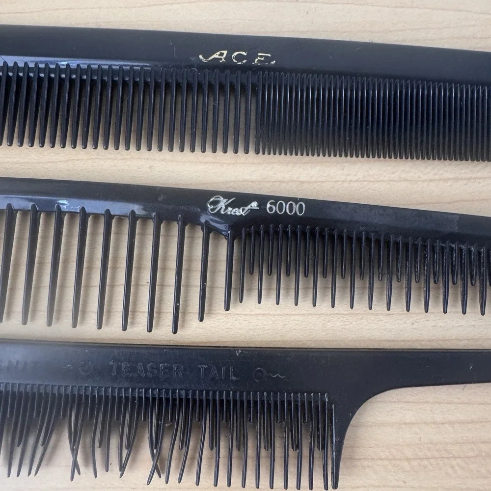 Lot Vintage Genuine Ace Pocket Combs 7